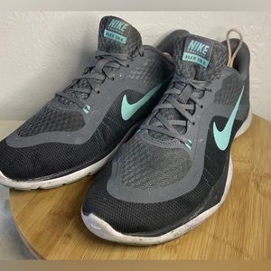 Nike Flex Trainer 6 Shoes Sneakers Size 8 Gray and light green emblem women